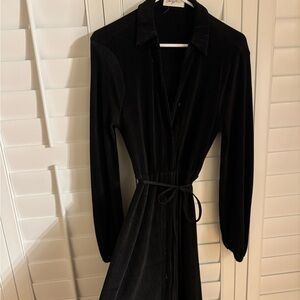Carly Jean Los Angeles Black Long Sleeve Dress